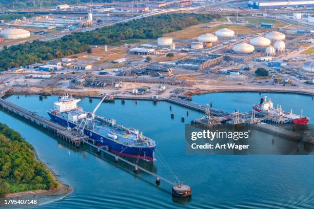 terminal de glp de texas - buque-tanque fotografías e imágenes de stock