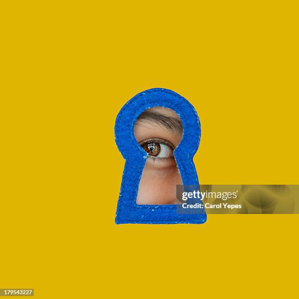 keyhole - looking through keyhole stock pictures, royalty-free photos & images