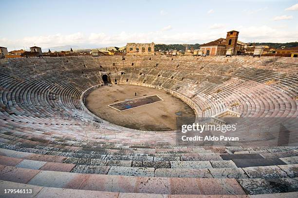 italy, verona, roman arena - arena de verona fotografías e imágenes de stock