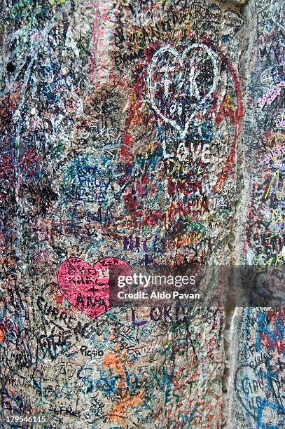 italy, verona, juliet?s house, casa di giulietta - love graffiti stock pictures, royalty-free photos & images