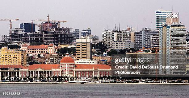 construction boom along the luanda bay - luanda stock pictures, royalty-free photos & images