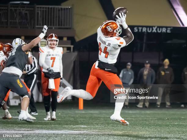 Bowling Green Falcons tight end Harold Fannin Jr. Catches the ball during the college football game between the Ball State Cardinals and Western...