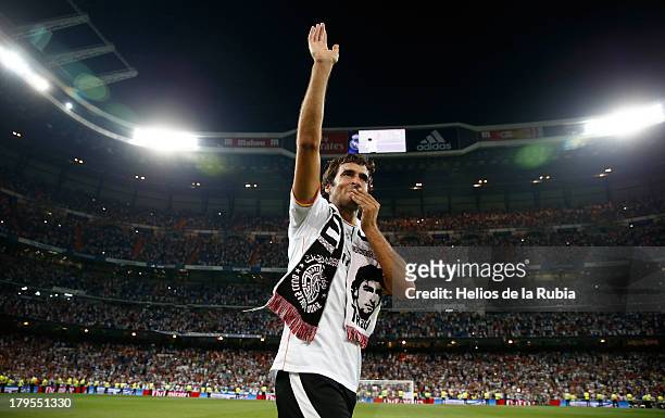 Raul Gonzalez, the former Real Madrid player, acknowledges the crowd after the Santiago Bernabeu Trophy match between Real Madrid CF and Al-Sadd at...
