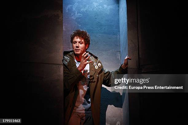 Daniel Diges dances during rehearsals for the press during the presentation of the musical 'Hoy no me puedo levantar' at Coliseum theatre on...