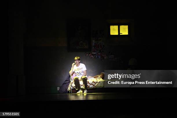 Adrian Lastra dances during rehearsals for the press during the presentation of the musical 'Hoy no me puedo levantar' at Coliseum theatre on...