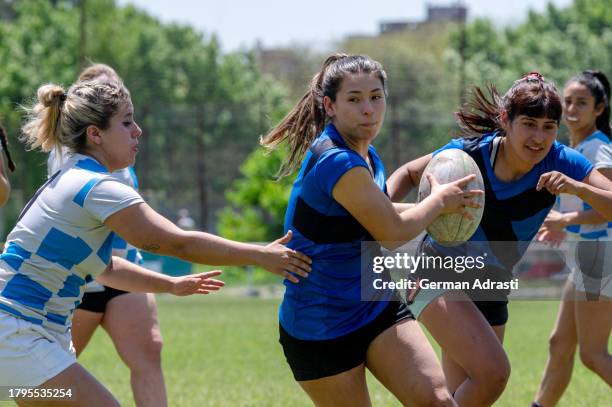 rugby femenino - argentina 7s stock pictures, royalty-free photos & images