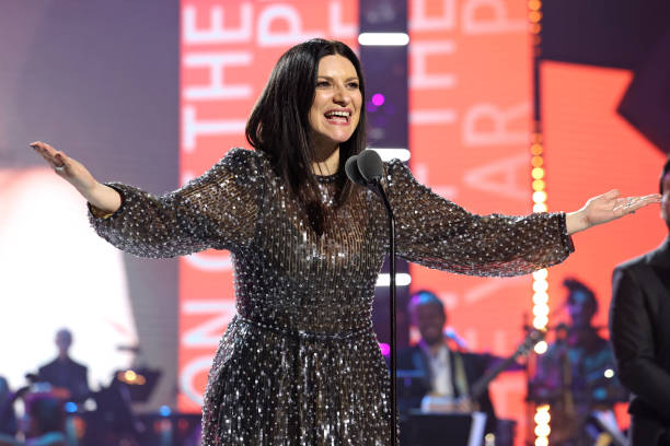 ESP: Latin Recording Academy Person of The Year Honoring Laura Pausini - Show