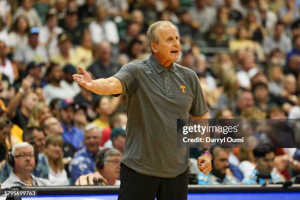 Head coach Rick Barnes of the Tennessee Volunteers gestures to his players during the second half of their game against the Tennessee Volunteers in...