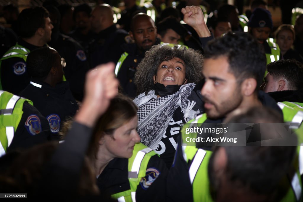 Jewish Peace Activists Rally Near Capitol Hill
