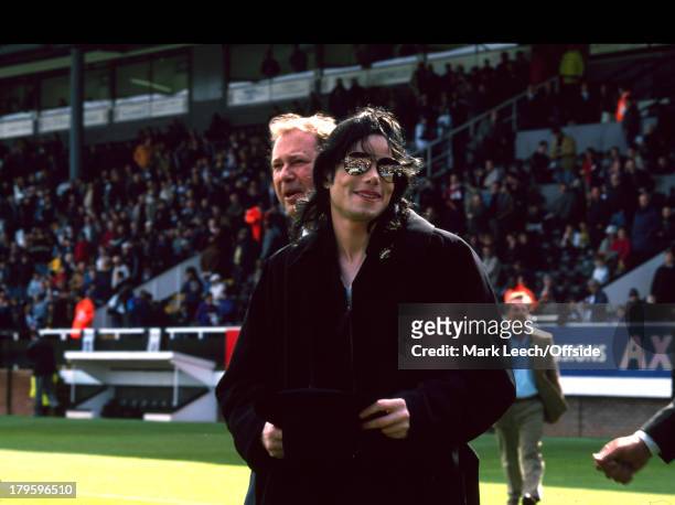 April 1999 Nationwide Football League Two - Fulham v Wigan Athletic, Michael Jackson visits Craven Cottage as a guest of Mohammed Al Fayed the Fulham...