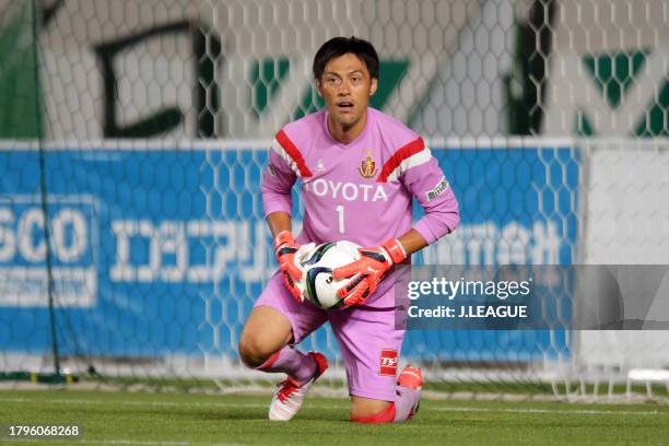 Seigo Narazaki of Nagoya Grampus in action during the J.League J1 second stage match between Matsumoto Yamaga and Nagoya Grampus at Matsumotodaira...