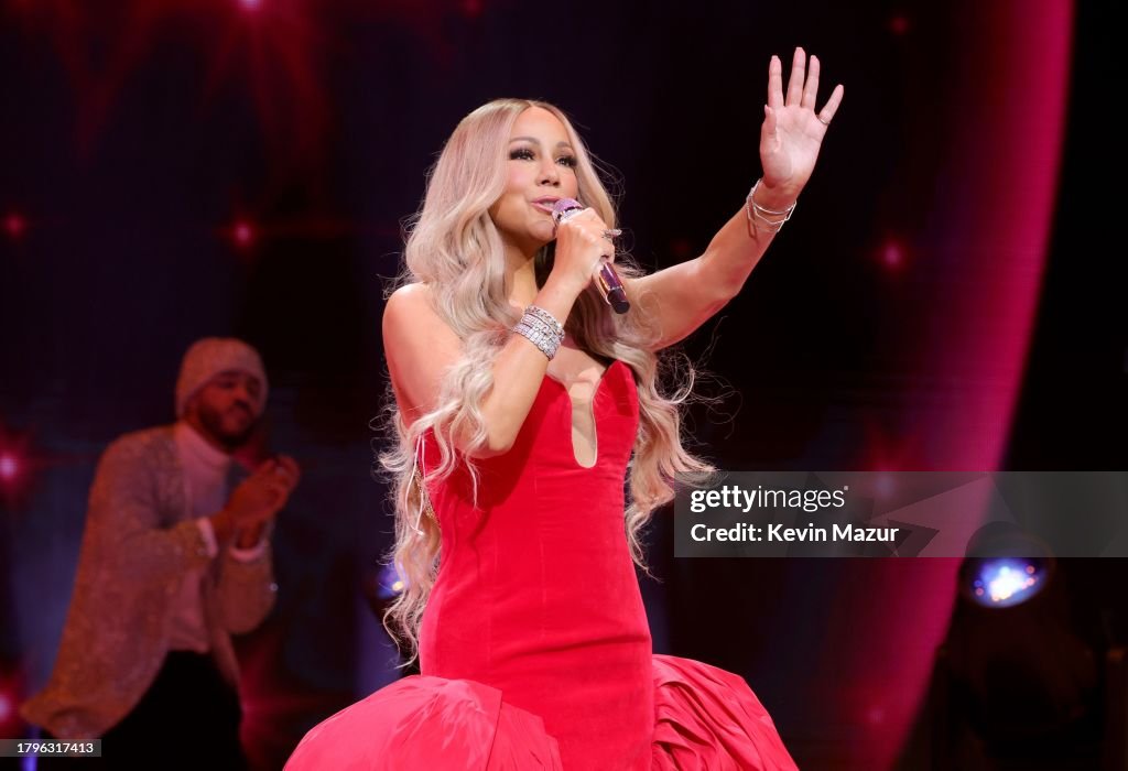 Opening Night of Mariah Carey - Merry Christmas One And All!