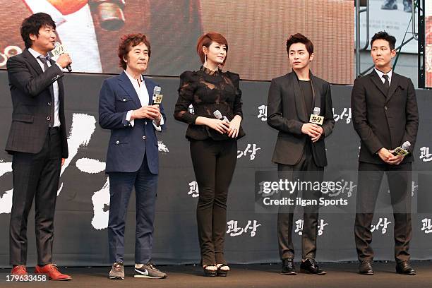 Song Kang-Ho, BaeK Yoon-Sik, Kim Hye-Soo, Jo Jeong-Seok and Lee Jung-Jae attend the 'The Face Reader' Red Carpet on September 4, 2013 in Seoul, South...