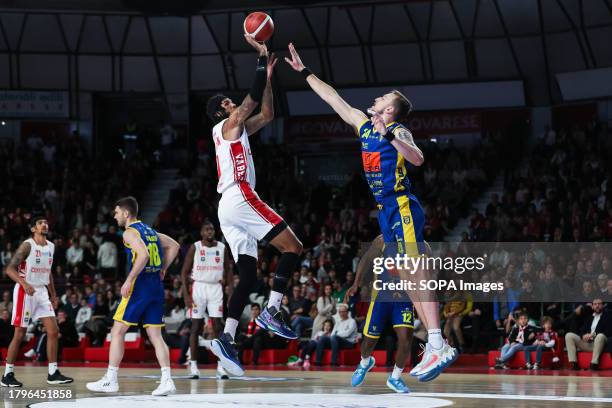 Willie Cauley-Stein of Pallacanestro Varese OpenJobMetis seen in action with John Richard Nunge of Givova Scafati Basket during LBA Lega Basket A...