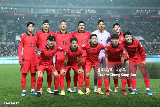 South Korean team pose during the FIFA World Cup Asian 2nd qualifier match between South Korea and Singapore at Seoul World Cup Stadium on November...