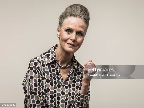 glamorous senior woman - glamour foto e immagini stock