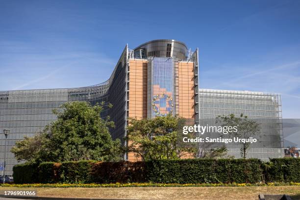 berlaymont building of the european commission - berlaymont stock pictures, royalty-free photos & images