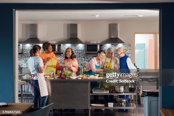 ladies who lunch - escaping room stock pictures, royalty-free photos & images