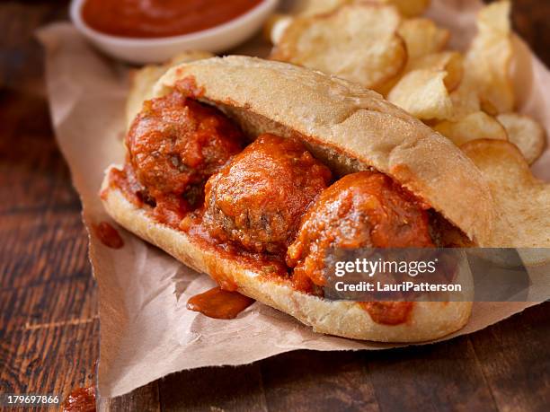 meatball sub - gehaktbal stockfoto's en -beelden