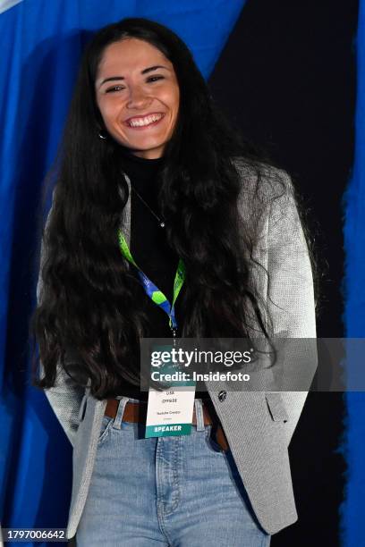 Lisa Offside Youtube Vlogger Photos and Premium High Res Pictures - Getty Images