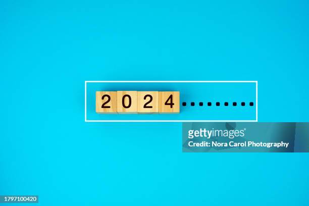 loading 2024 new year concept - new business icon stock pictures, royalty-free photos & images