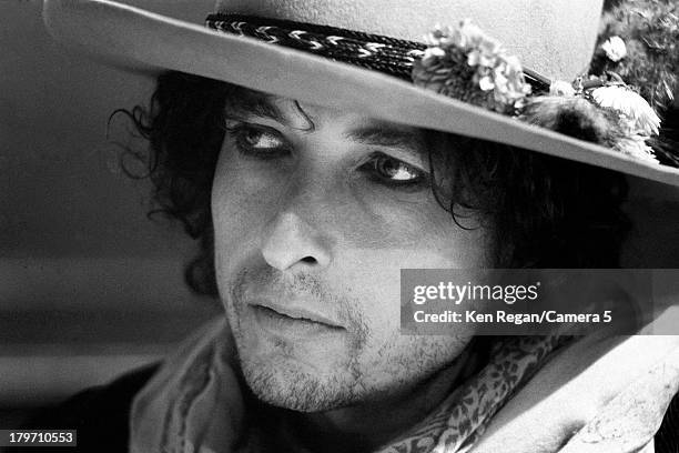 Musician Bob Dylan is photographed during the Rolling Thunder Revue in November 1975 in Niagara Falls, New York. CREDIT MUST READ: Ken Regan/Camera 5...