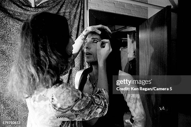 Musician Bob Dylan is photographed backstage during the Rolling Thunder Revue in December 1975 in Cambridge, Massachusetts. CREDIT MUST READ: Ken...