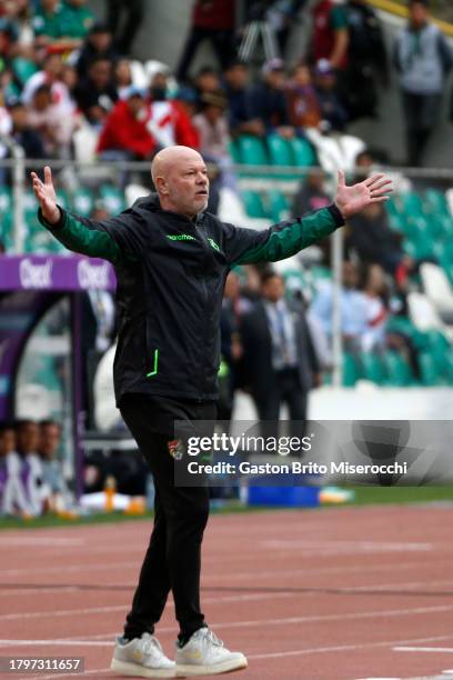 Antonio Carlos Zago coach of Bolivia reacts during a FIFA World Cup 2026 Qualifier match between Bolivia and Peru at Estadio Hernando Siles on...