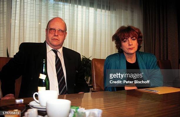 Gert Haucke, Hannelore Hoger, ARD-Doku-Serie "Die Co-op-Affäre", Deutschland, Europa, Schauspieler, Schauspielerin, ;