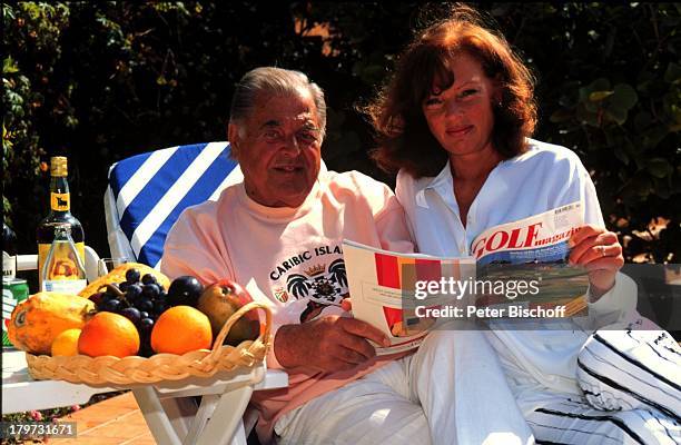 Gerhard Wendland, Ehefrau Katharina, Urlaub, ;Teneriffa/Spanien/Europa, Zeitschrift, Glof-Magazin, lesen, Obst, Sänger, Schauspieler, Promis,...