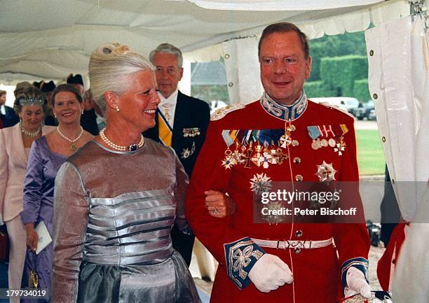 Hochzeit von Prinzessin Alexandra zu;Sayn-Wittgenstein-Berleburg und Graf;Jefferson-Friedrich von Pfeil und;Klein-Ellguth, Schloß Graasten,...