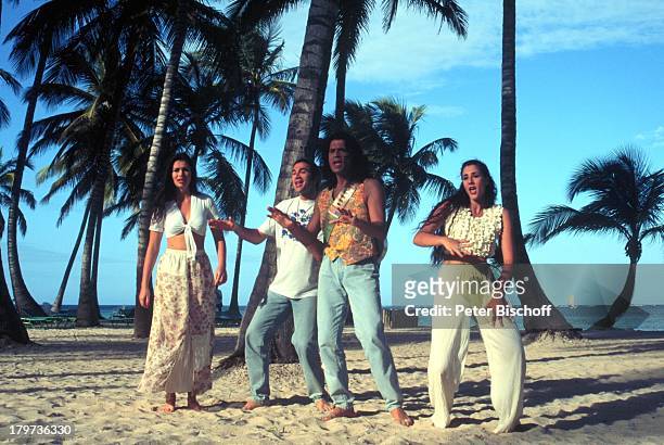 Costa Cordalis mit seinen Kindern Eva,;Lucas und Angeliki , "Costa;Cordalis Saga" 1997 ,;Dominikanische Republik / Karibik,