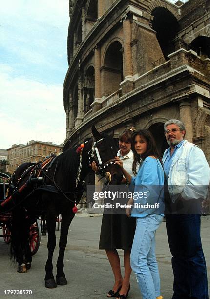 Horst Jankowski mit Ex-Ehefrau Franziska;Oehme und Tochter Naomi, Urlaub,;Rom/Italien, Pferd, Kutsche,