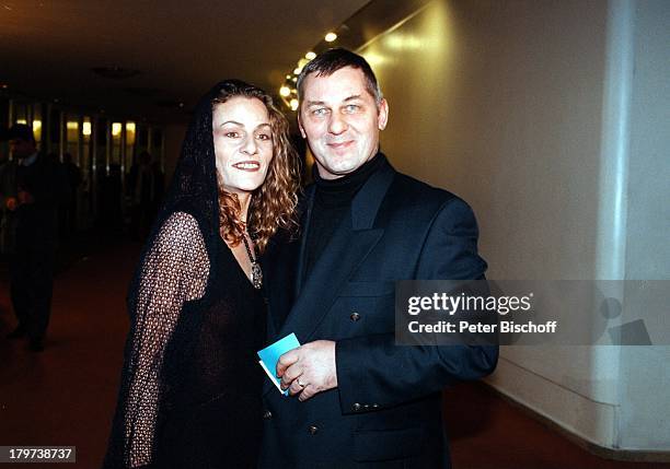 Heinz Hoenig mit Ehefrau Simone, Gala;Premiere von Antonio Gades "Carmen",;Schiller Theater Berlin, Deutschland, Europa,