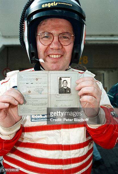 Peter Millowitsch, Autorennen,;Nürburgring, Helm, Sonnenbrille,;Führerschein,