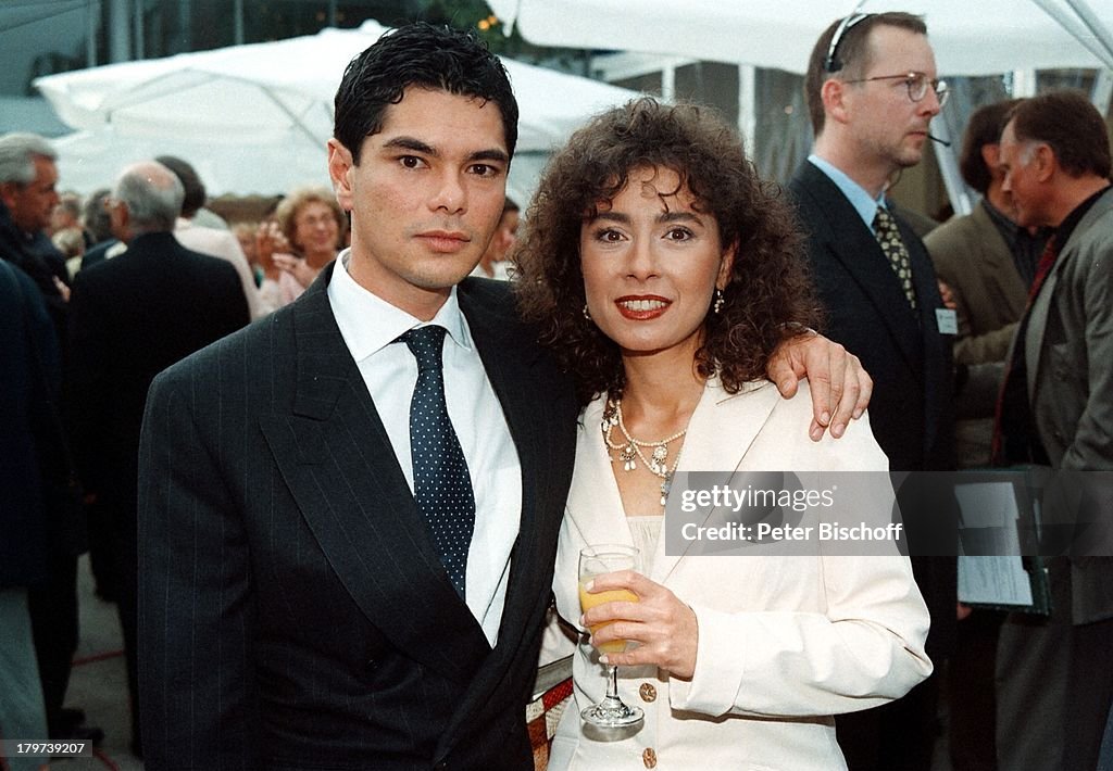 Maria Ketikidou mit Lebensgefährte Tom;Yamaoka, 50 Jahre "Studio