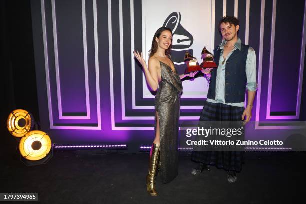 Catalina García and Santiago Prieto pose with their award for Best alternative music album backstage during the Premiere Ceremony for The 24th Annual...