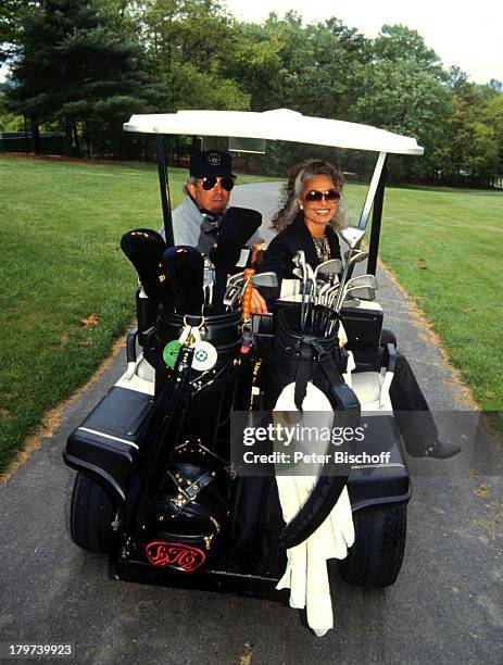 Daliah Lavi und Ehemann Chuck Gans,;beim Golf-Spiel in Asheville North Carolina/USA, Sport, Sängerin, Schauspielerin, Promis, Prominenter, Prominente,