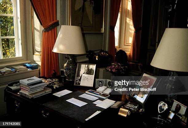 Schreibtisch der Königin Margrethe II von Dänemark, Dänisches Königshaus,