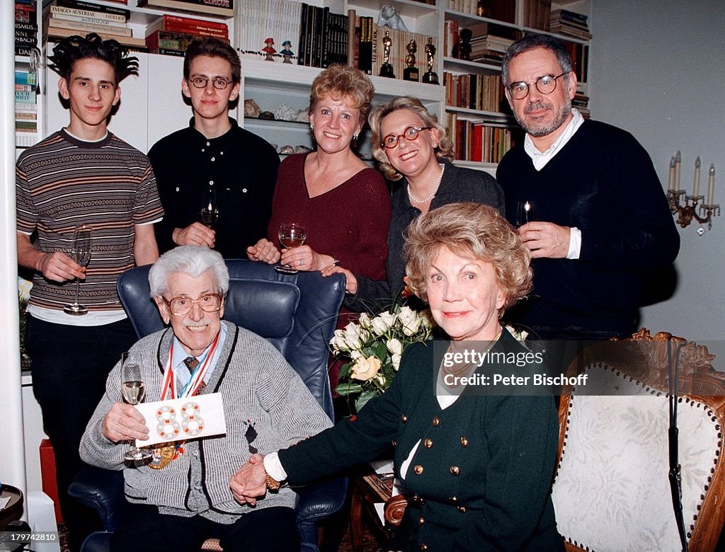 Willy Millowitsch mit seiner Familie: Ehefrau Gerda, Tochter Sus