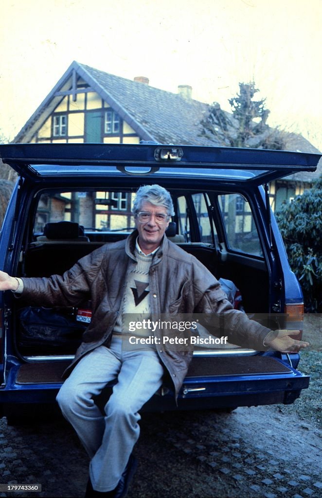 Rudi Carrell mit Auto, Wachendorf/Syke bei;Bremen, Homestory, 01
