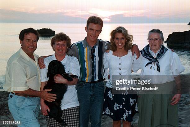 Stefanie Hertel mit Eltern Eberhard und;Elisabeth und Oma Erna Unger und Stefan;Mross, Mutter, Vater, Großmutter, Freund, Familie, ARD-TV-Special,...