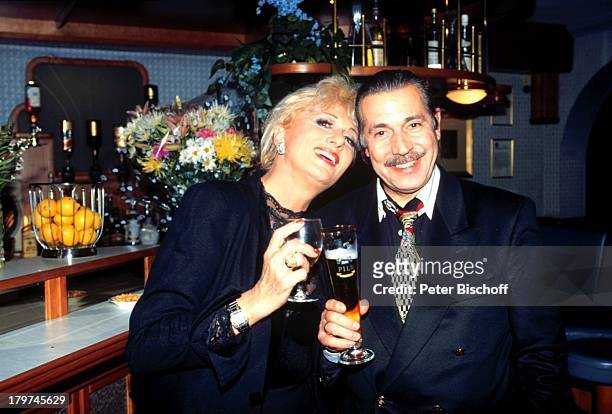 Margot Werner mit Ehemann Jochen Litt, Hotel "Berwanger Hof", Berwangen, Tirol, ; sterreich, Europa, Sängerin, Tänzerin, Schauspielerin,