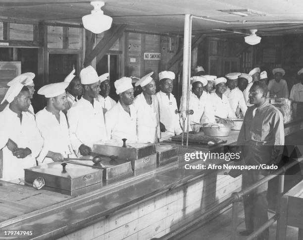 99 Military Chow Stock Photos, High-Res Pictures, and Images - Getty Images
