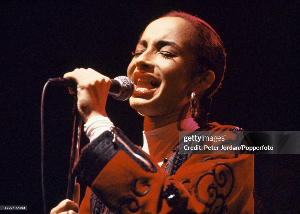 Samea Singer Nigerian-born British singer Sade Adu performing on stage at the Alte ...