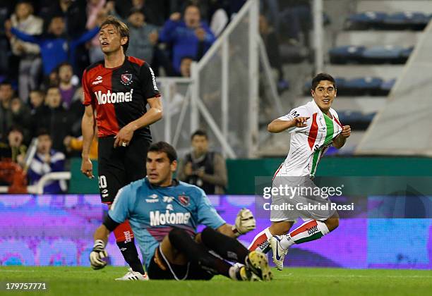 Ramiro Caseres of Velez Sarsfield celebrates a goal during a match between Velez Sarsfield and Newell's Old Boys as part of the sixth round of Torneo...