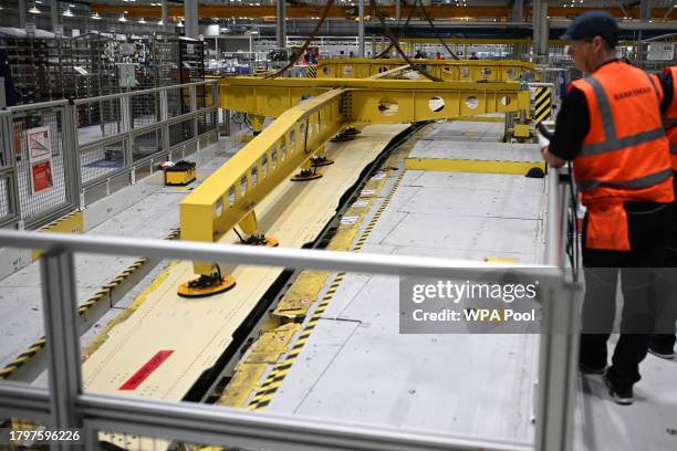 Wing Manufacturing Process 337 Airbus Wing Production In Broughton Stock Photos, High-Res Pictures ...