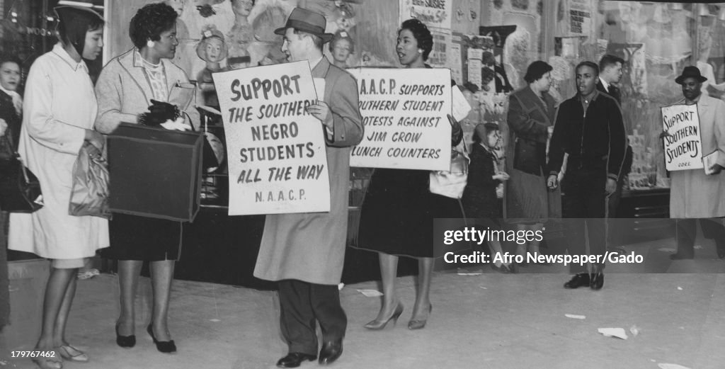 Demonstrators Picketing In New Jersey