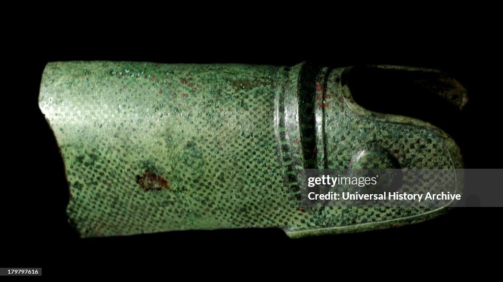 Greave of a murmillo Bronze