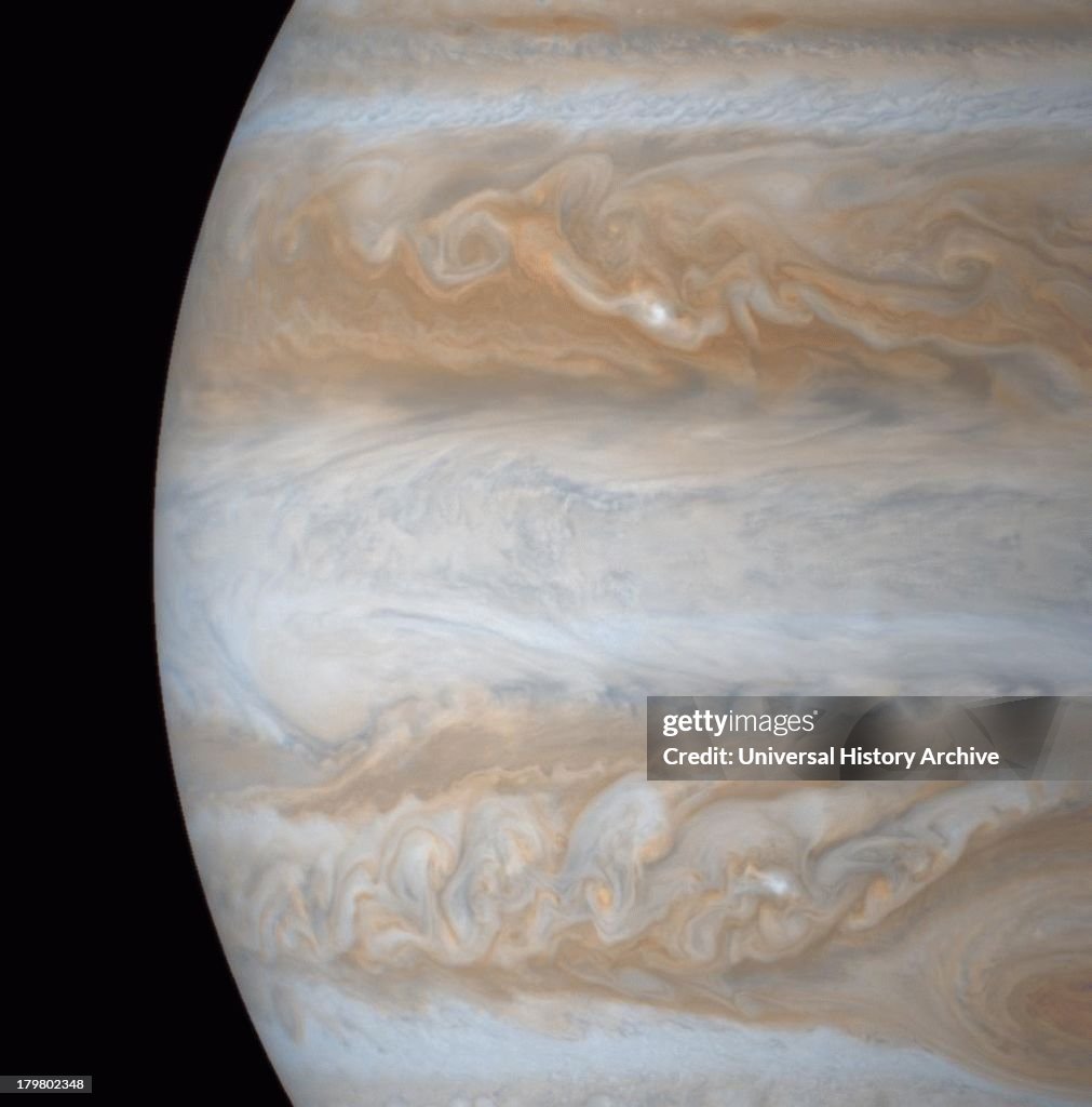Mid-section views of Jupiter. Cassini.